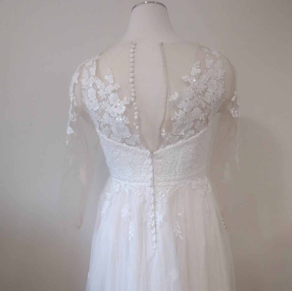 Plus Size- Stella York Wedding Dress with Added Sleeves - Picture 7 of 10